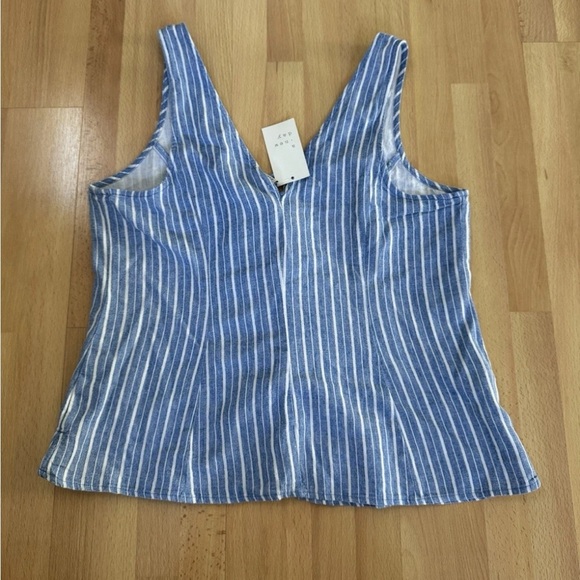 A New Day™ Linen V-Neck Blouse
Cute Adjustable Ties - Picture 5 of 10